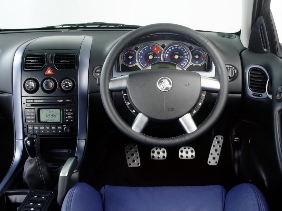  Holden Commodore SS 2002 года  (фото 3 из 10)